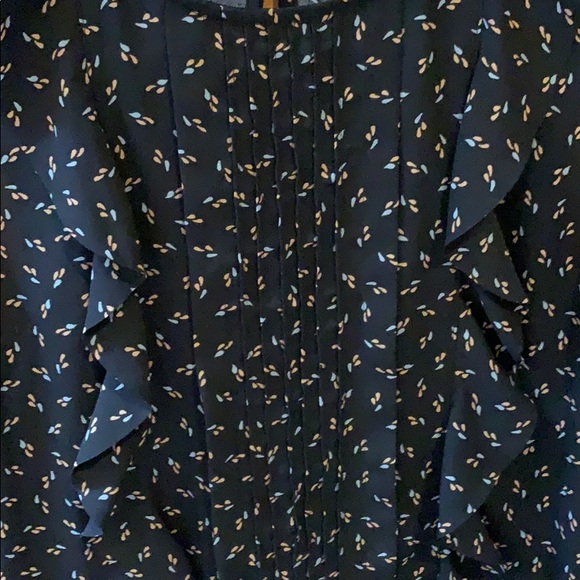 Sleeveless ruffled tank - Picture 2 of 3